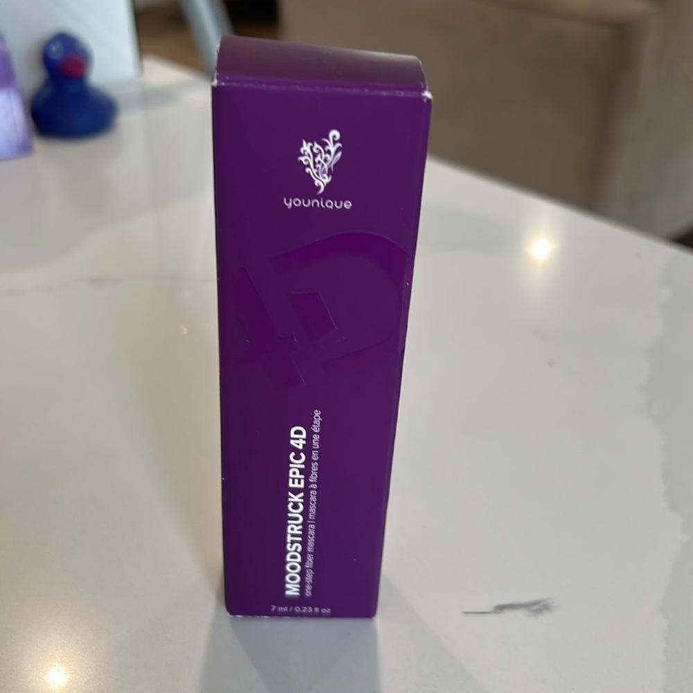 4D mascara helps lengthen your lashes and give you a beautiful look